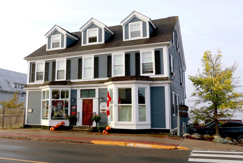 Chamcook Inn and Suires